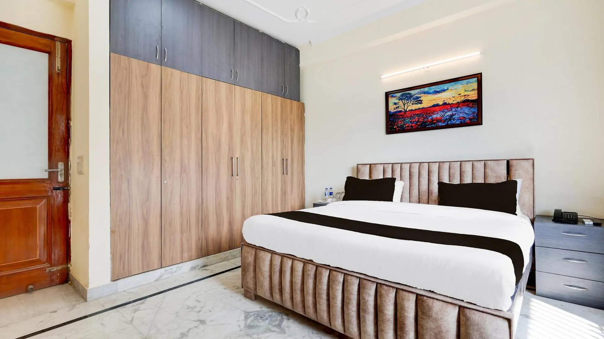 3Bhk Luxury Apartment- Golf Course Road Γκουργκάον Βίλα
