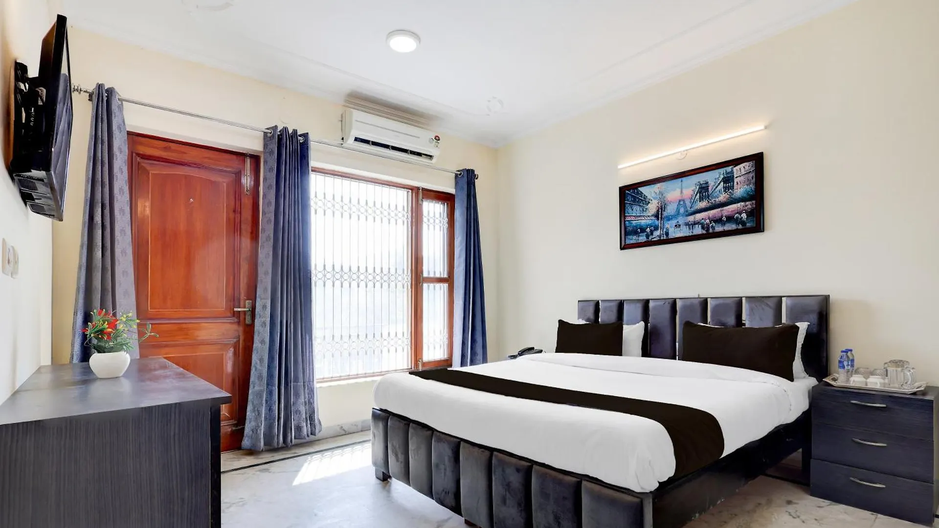 3Bhk Luxury Apartment- Golf Course Road Γκουργκάον