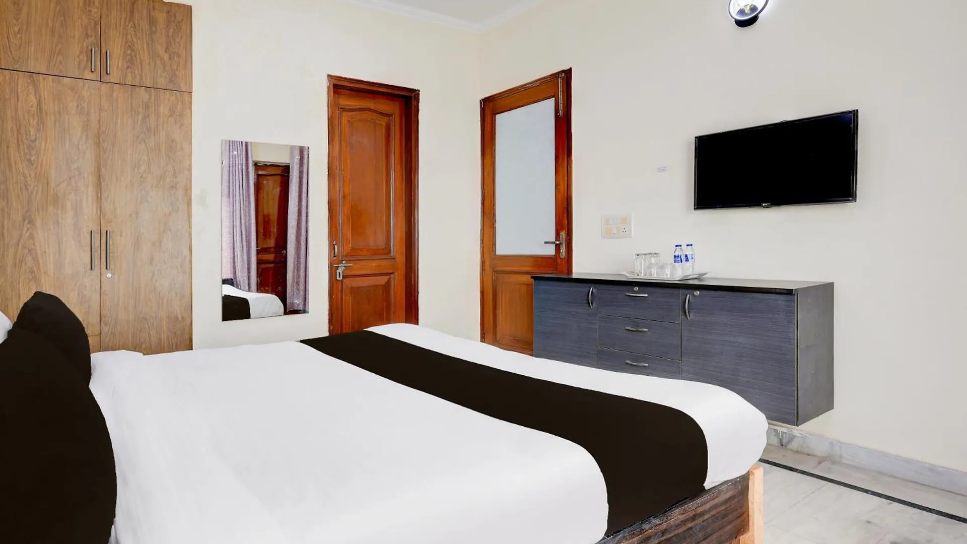 Villa 3Bhk Luxury Apartment- Golf Course Road Gurgaon