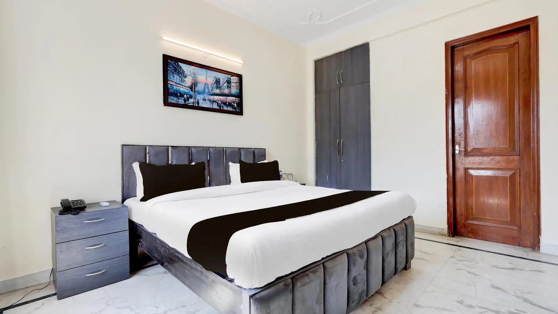 3Bhk Luxury Apartment- Golf Course Road Gurgaon Villa
